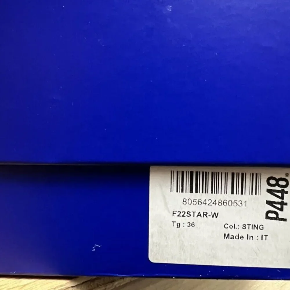P448 Womens Star Sting Sneaker Size EU36 M US6